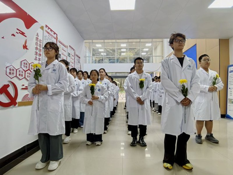 致敬无语良师 恪守医者厚德