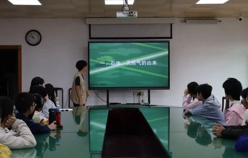 56b75c84aef74a1d5ba99d573a4d312e