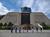 青春逐梦踏乡土，赤诚绘就灌阳红