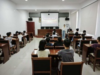 湖南师大商学院“商暖湘行”实践团赴江华为人社区开展红色专题课堂宣讲