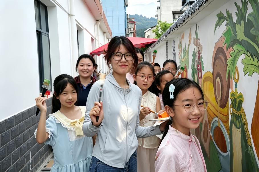 一同绘制传统节日墙绘2