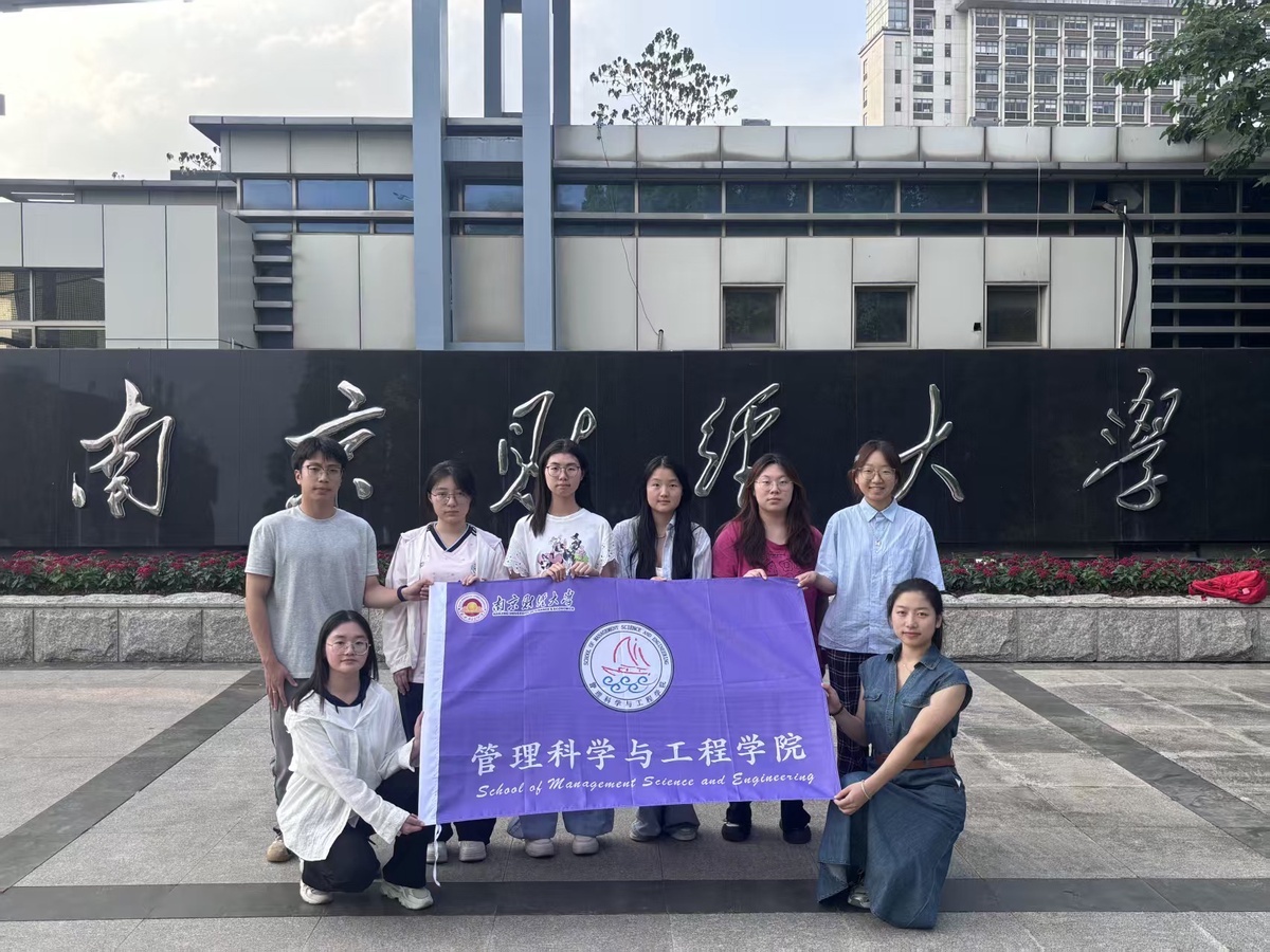 南京财经大学管理科学与工程学院:“数察智研团队”实践调研新疆润泰智慧农业园